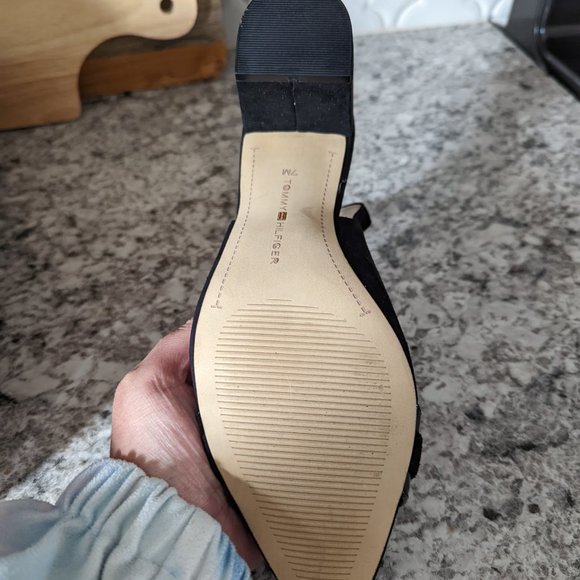 Tommy Hilfiger Black Heels - NEVER WORN - Picture 4 of 4